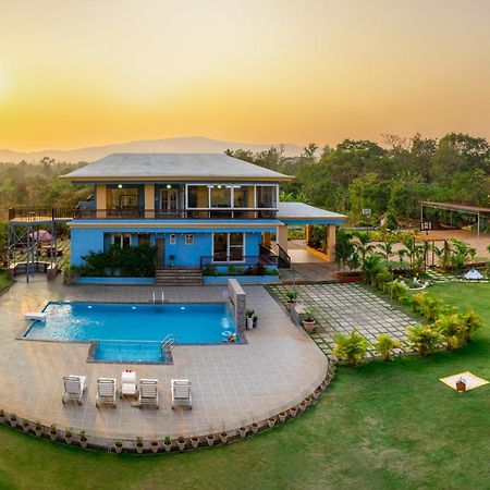 Stayvista'S Hillside Meadows - Mountainside Retreat With Farm View, Pool & Deck, Lawn & Gazebo Chinchavli Eksteriør billede
